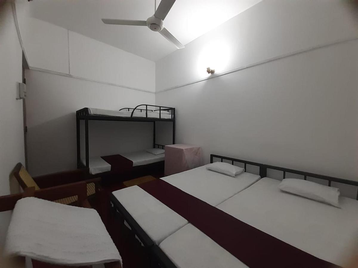 Lazy Bear Best Hostel In 캔디 외부 사진