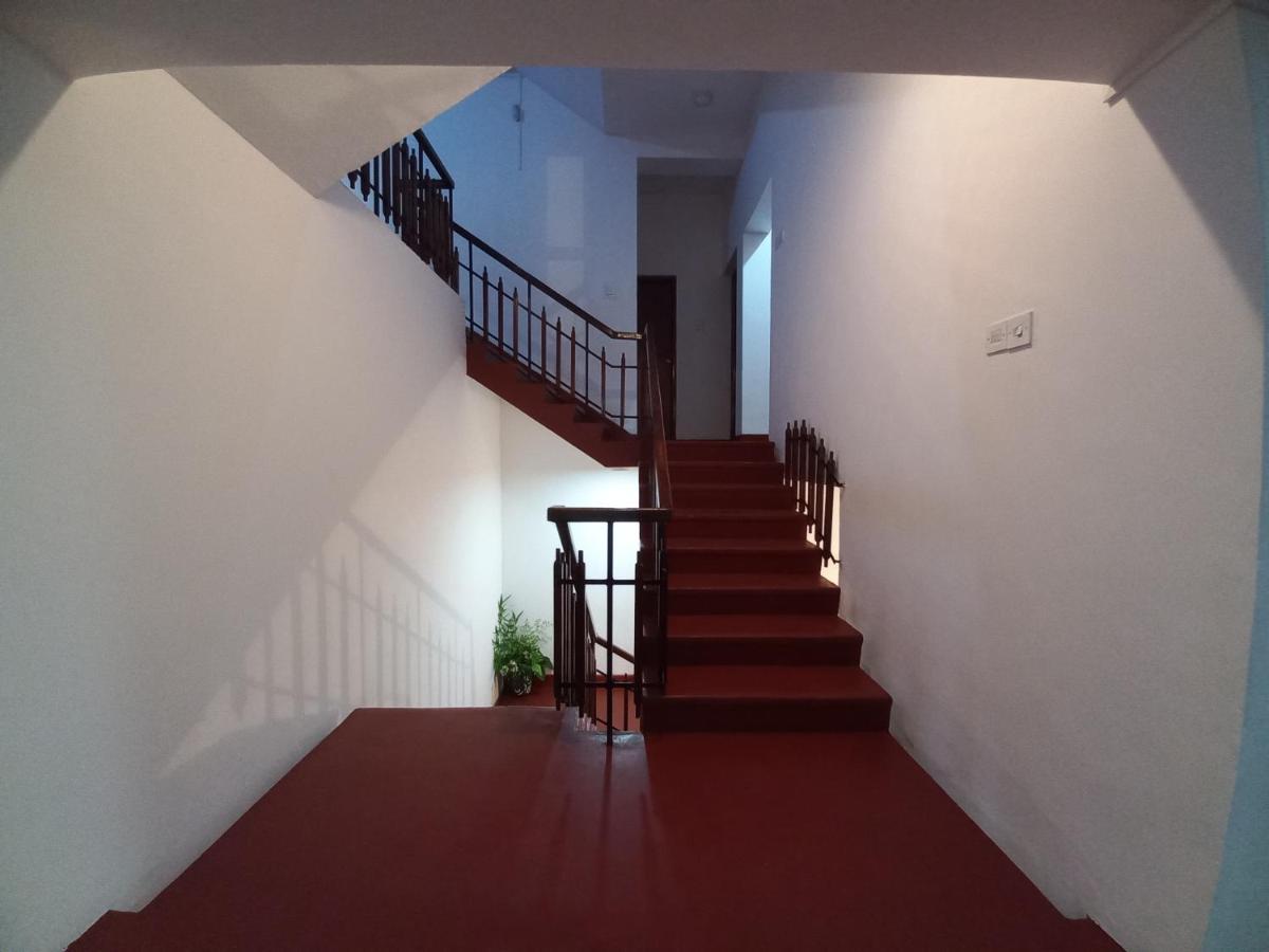 Lazy Bear Best Hostel In 캔디 외부 사진